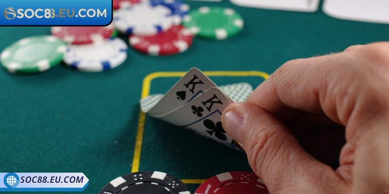 Poker SOC88 – Khám Phá Đỉnh Cao Của Thế Giới Bài Chiến Thuật 2 Hướng dẫn cách chia để bắt đầu ván bài